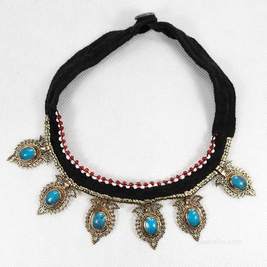 <span class="jp_product_title">Tribal choker with blue howlite</span>