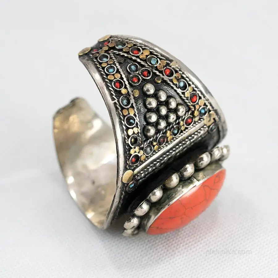 Kuchi cuff - red howlite