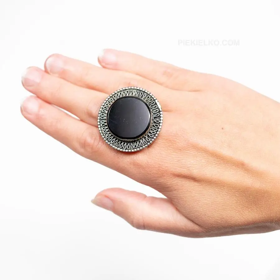 Ring with black agate