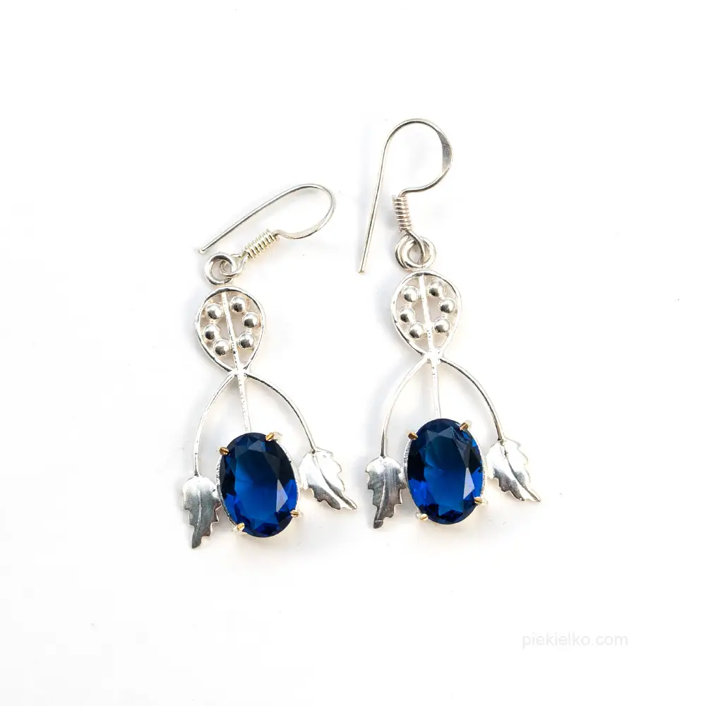 Earrings with blue crystal