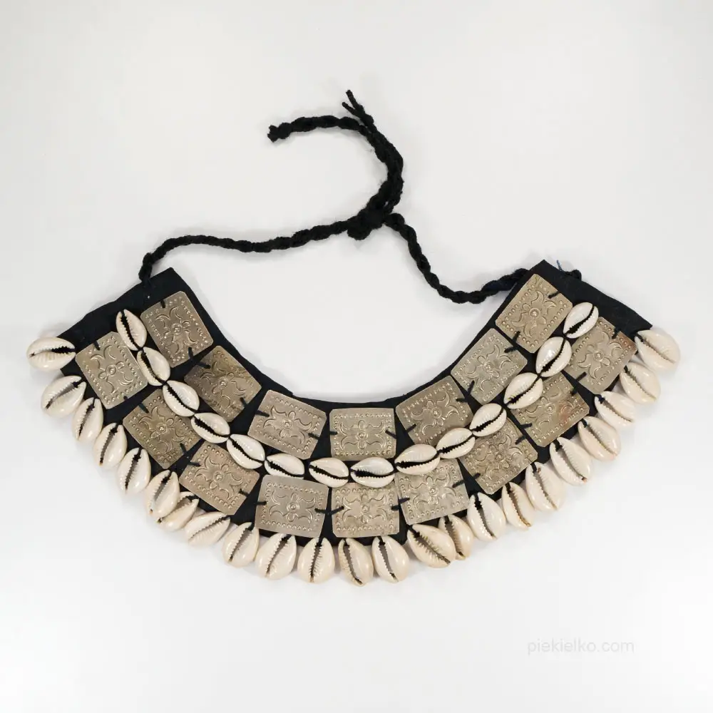 Pakistani choker with cowrie shells