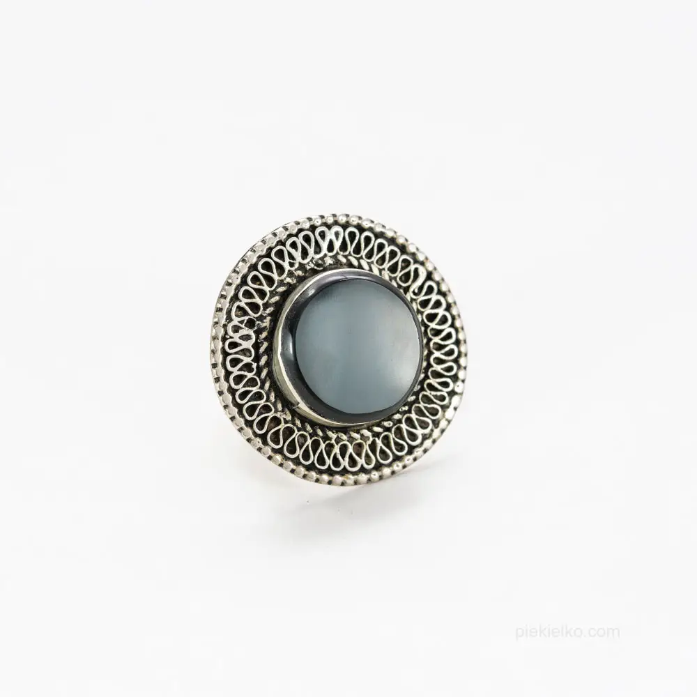 Ring with black agate