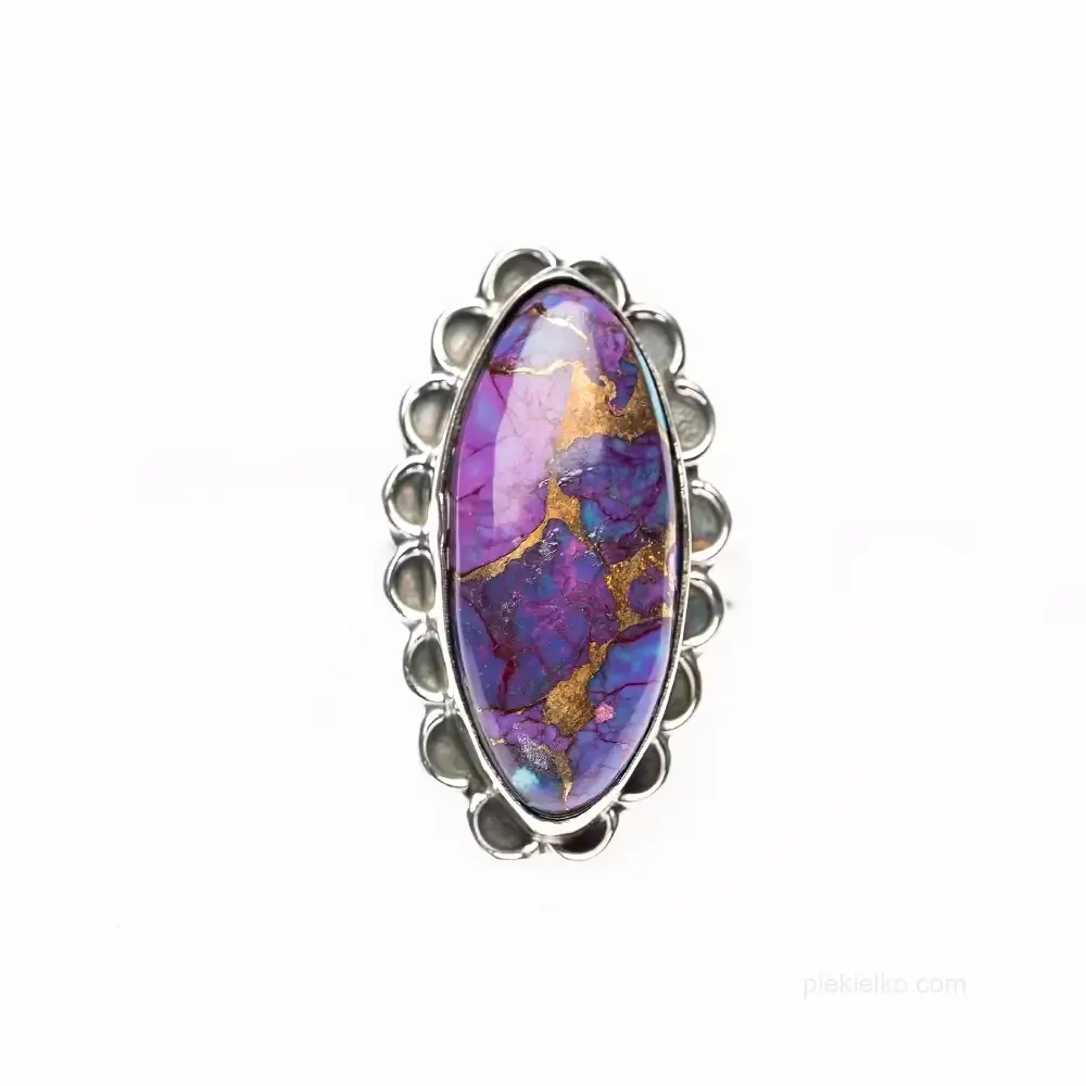 Sterling silver ring with purple spiny oyster shell