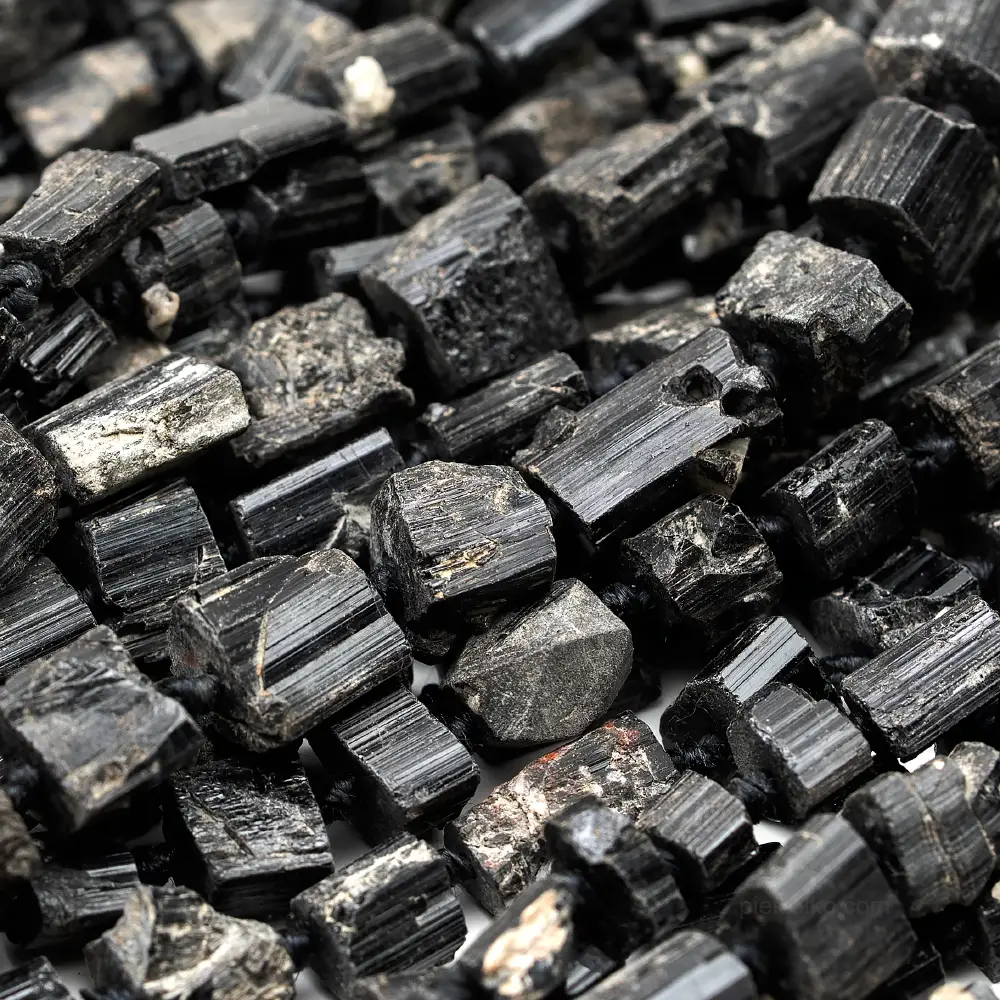 Black rustic tourmaline 0.8&ndash;1 cm