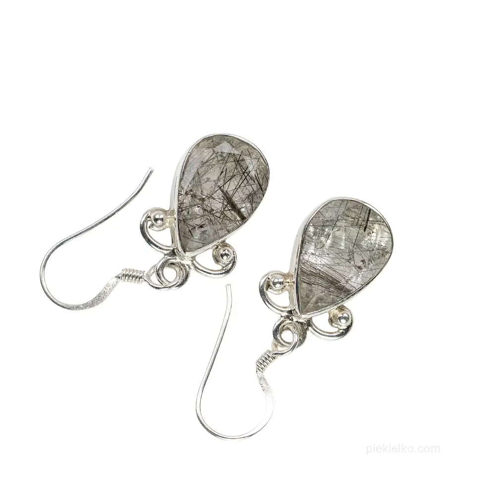 Srebrne kolczyki z czarnym rutylem &ndash; ornament