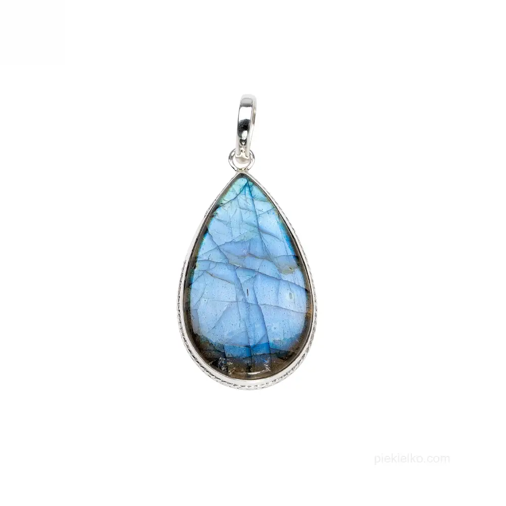 Silver labradorite pendant &ndash; teardrop with a shimmering glow