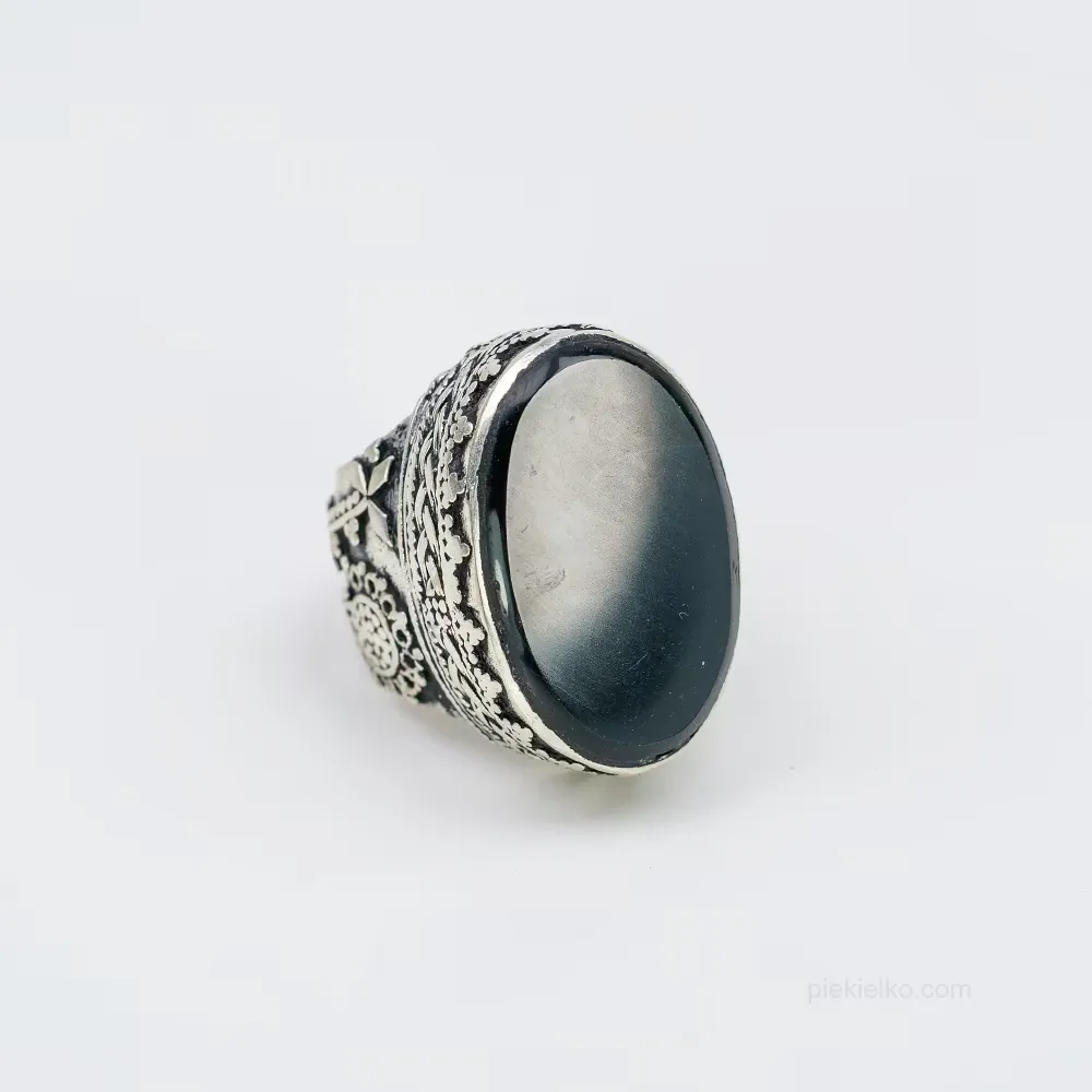 Pakistani Gray and Black Agate Ring