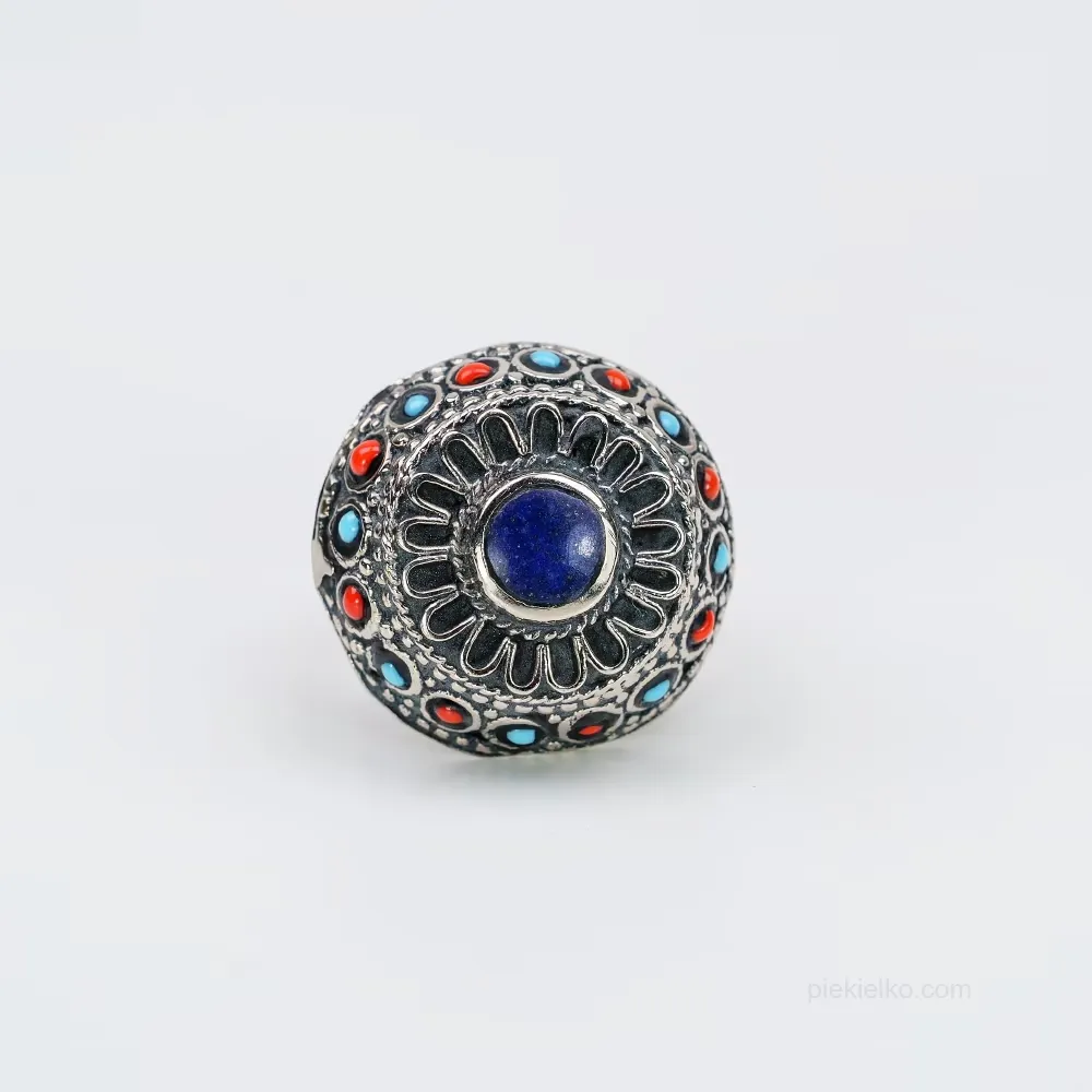 Pakistani lapis lazuli ring in a mosaic frame