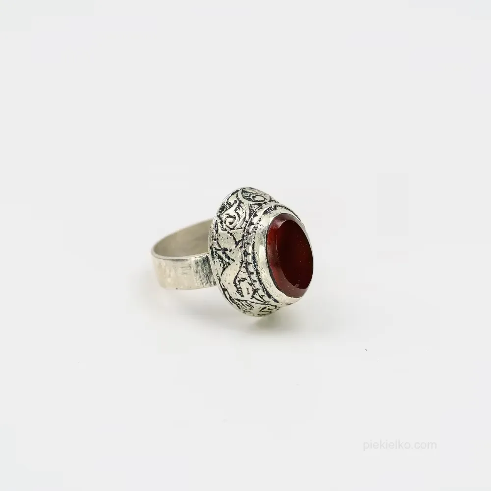 Pakistani red agate ring in an openwork band