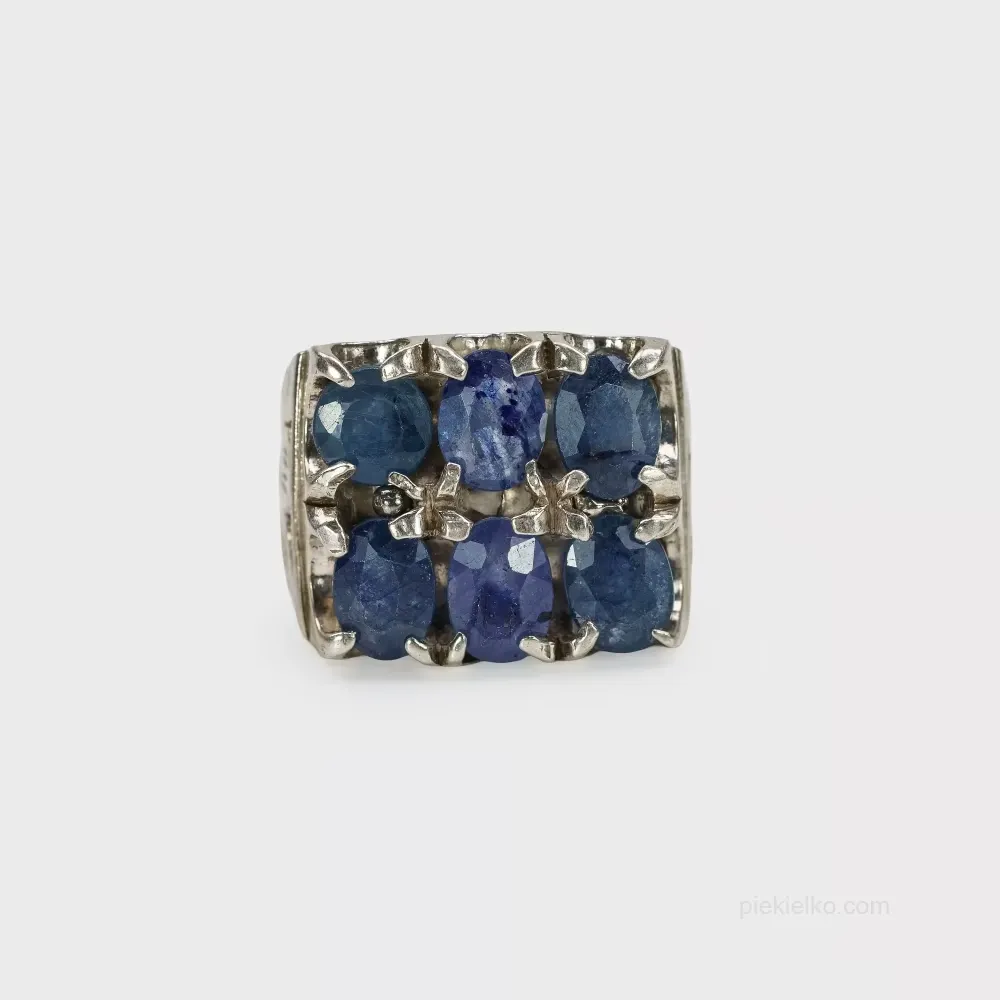 Six in blue &ndash; kyanite/iolite in a latticework