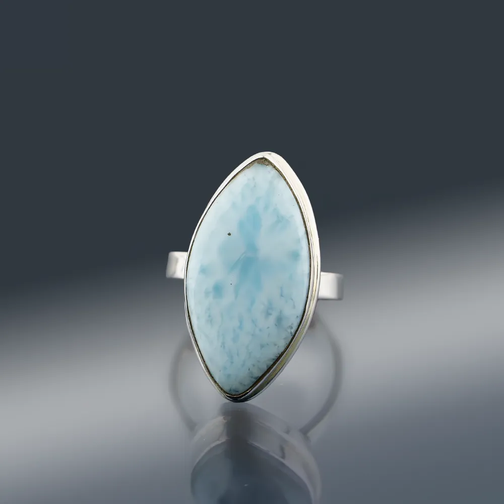 Srebrny Pierścionek z Larimarem Marquise &ndash; Naturalny Larimar