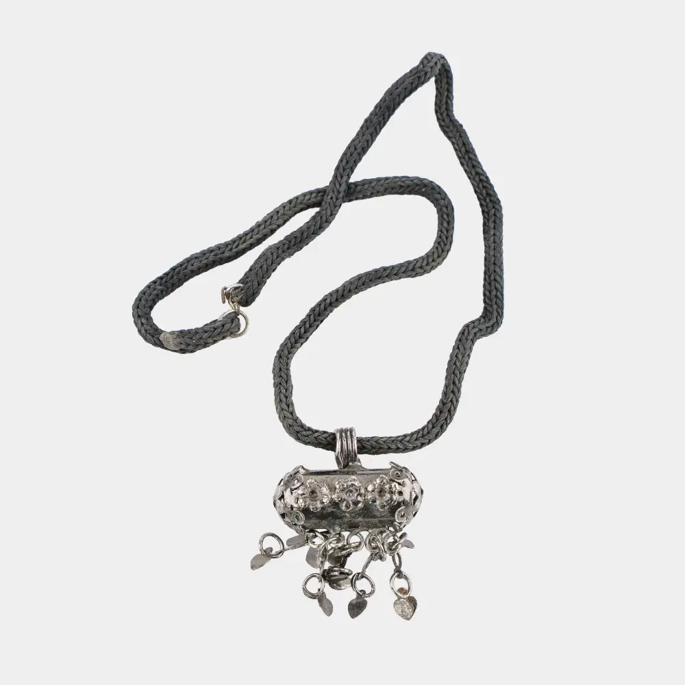 Mini Taweez Oksydowany &ndash; Prosty Amulet